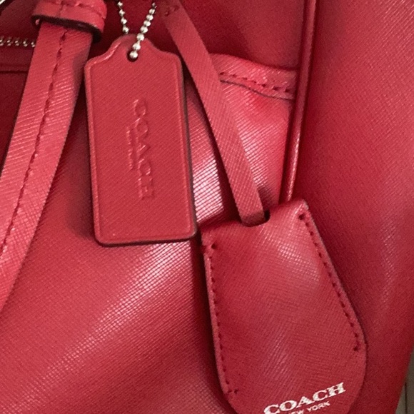 Coach Peyton double zip carryall. Red.